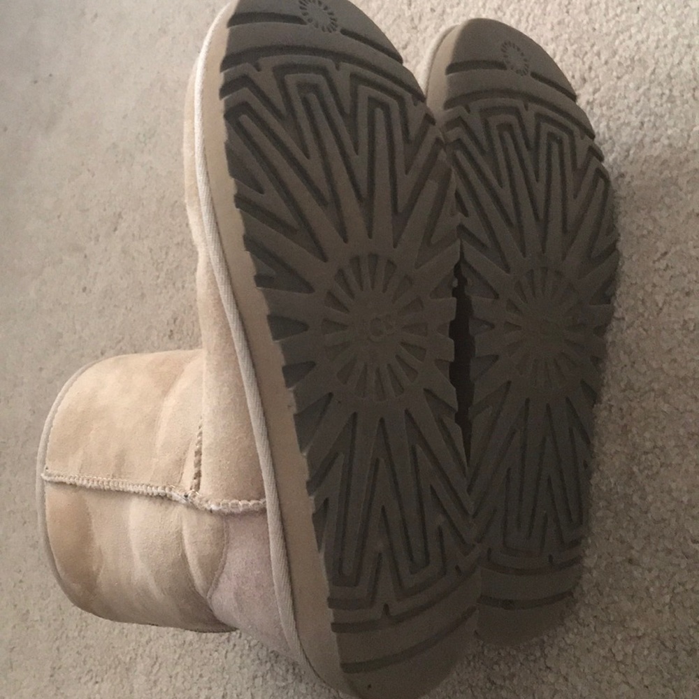 Short uggs - Picture 3 of 3